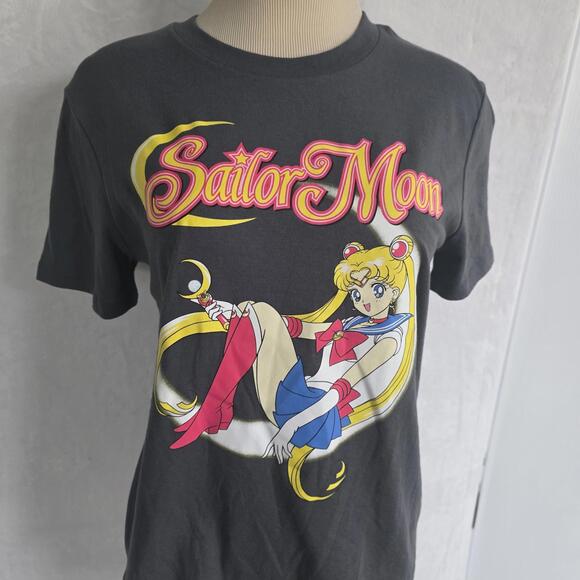 Sailor Moon Junior's Short Sleeve T-Shirt Size XS Naoko Takeuchi/PNP Anime NWT - Picture 1 of 8